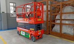 Plataformas tesoura de 8m: Plataformas Elevatórias em Shoppings e Lojas Plataformas tesoura de 8m: Plataformas Elevatórias em Shoppings e Lojas